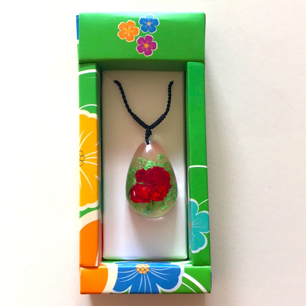 Rose & four leaf clover necklace